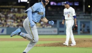 Brewers barren a Dodgers y terminan con el reinado de los bicampeones en Grandes Ligas