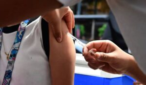 Vacuna contra influenza, COVID-19 y neumococo: así será la Campaña Nacional de Vacunación Invernal 2026-2027