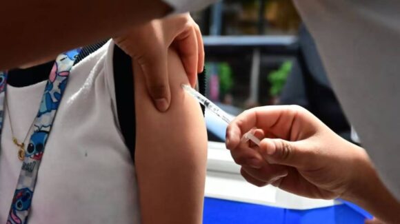 Vacuna contra influenza, COVID-19 y neumococo: así será la Campaña Nacional de Vacunación Invernal 2026-2027