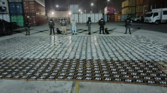 Decomisan en Ecuador más de una tonelada y media de cocaína oculta en cargamento con destino a México