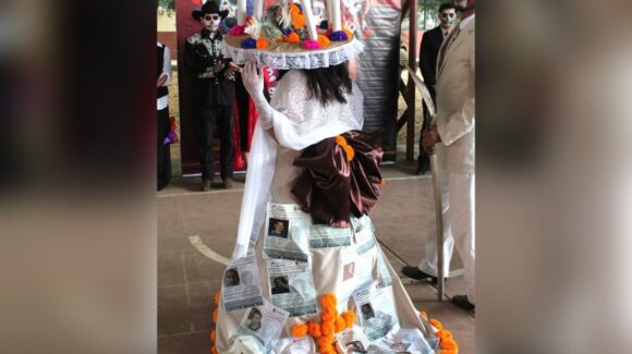 La Catrina Buscadora, representación con la que los alumnos de la UAdeO Guasave, reconocen el dolor de las desapariciones forzadas