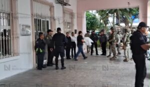 Resguarda SSPE a trabajadores y ciudadanos en el Ayuntamiento de Mazatlán tras hallazgo de cabeza humana; FGE investiga