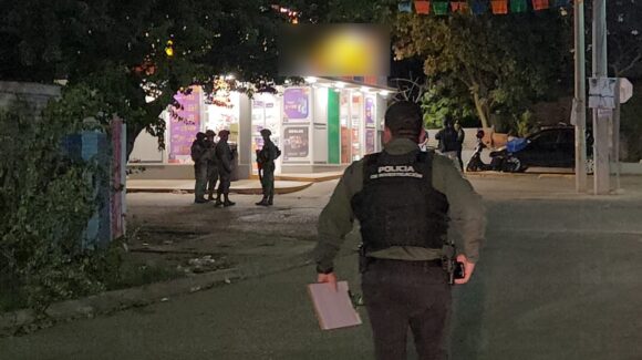 Dentro de tienda de conveniencia asesinan a balazos a empleado de 20 años en la colonia Ruiz Cortines de Culiacán, Sinaloa