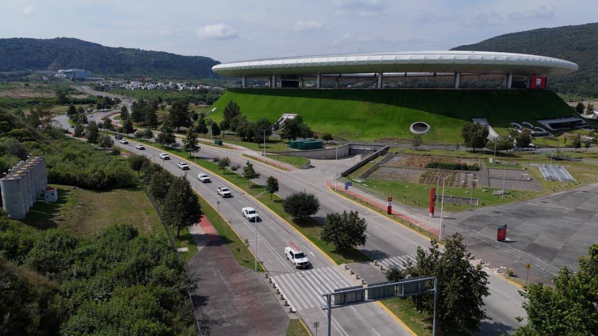 Despliega CFE helicópteros, grúas y más de 2 mil trabajadores ante el avance de Simón