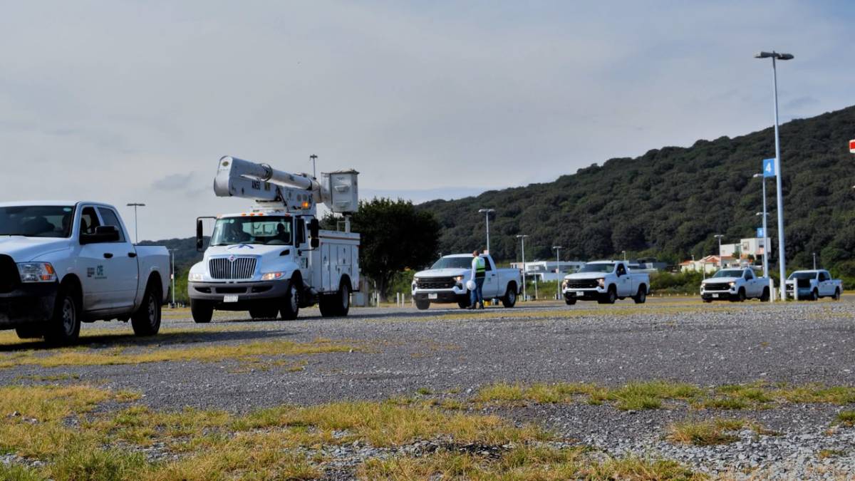 Despliega CFE helicópteros, grúas y más de 2 mil trabajadores ante el avance de Simón