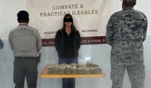 Detienen a mujer con más de 176 mil dólares durante inspección en Tijuana