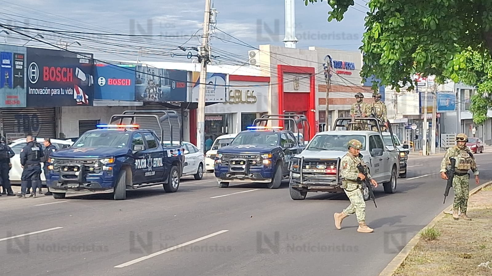 Ejecutan a una mujer dentro de una heladería de Lomas del Boulevard en Culiacán