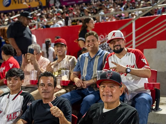 En Mazatlán, inauguración reune a 16 mil almas en el Teodoro Mariscal