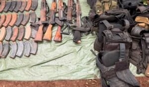 Encuentran arsenal en La Guásima, Concordia, Sinaloa; Ejército asegura cinco armas largas y más de mil cartuchos