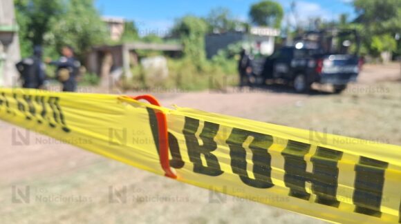 Envuelto en plásticos negros y atado con cinta gris encuentran asesinada a una persona en El Ranchito de Culiacán