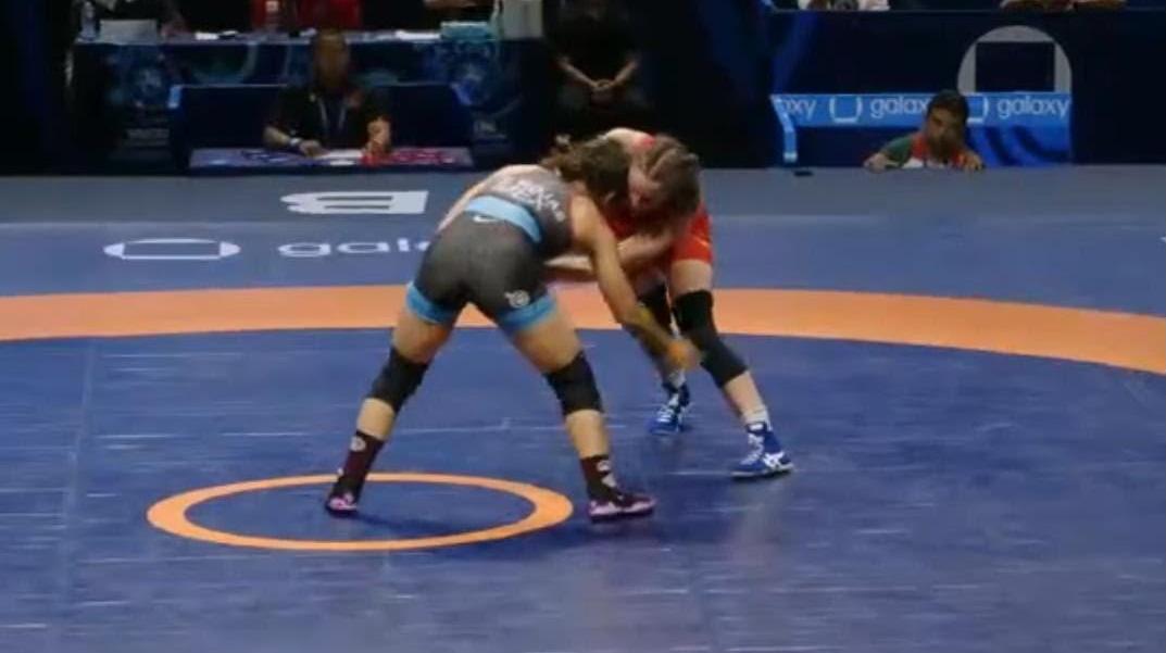 Estudiantes de la UAS, Melani Jiménez y Daniela Roja hacen historia en el Mundial de Lucha en Las Vegas