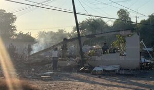 Llama alcaldesa de Guasave a cuidar a adultos mayores tras muerte de matrimonio en explosión en Valle Bonito