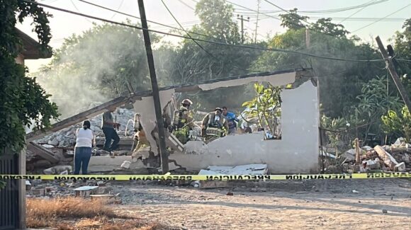 Muere pareja de adultos mayores tras explosión que derrumbó su casa en Valle Bonito, Guasave, Sinaloa