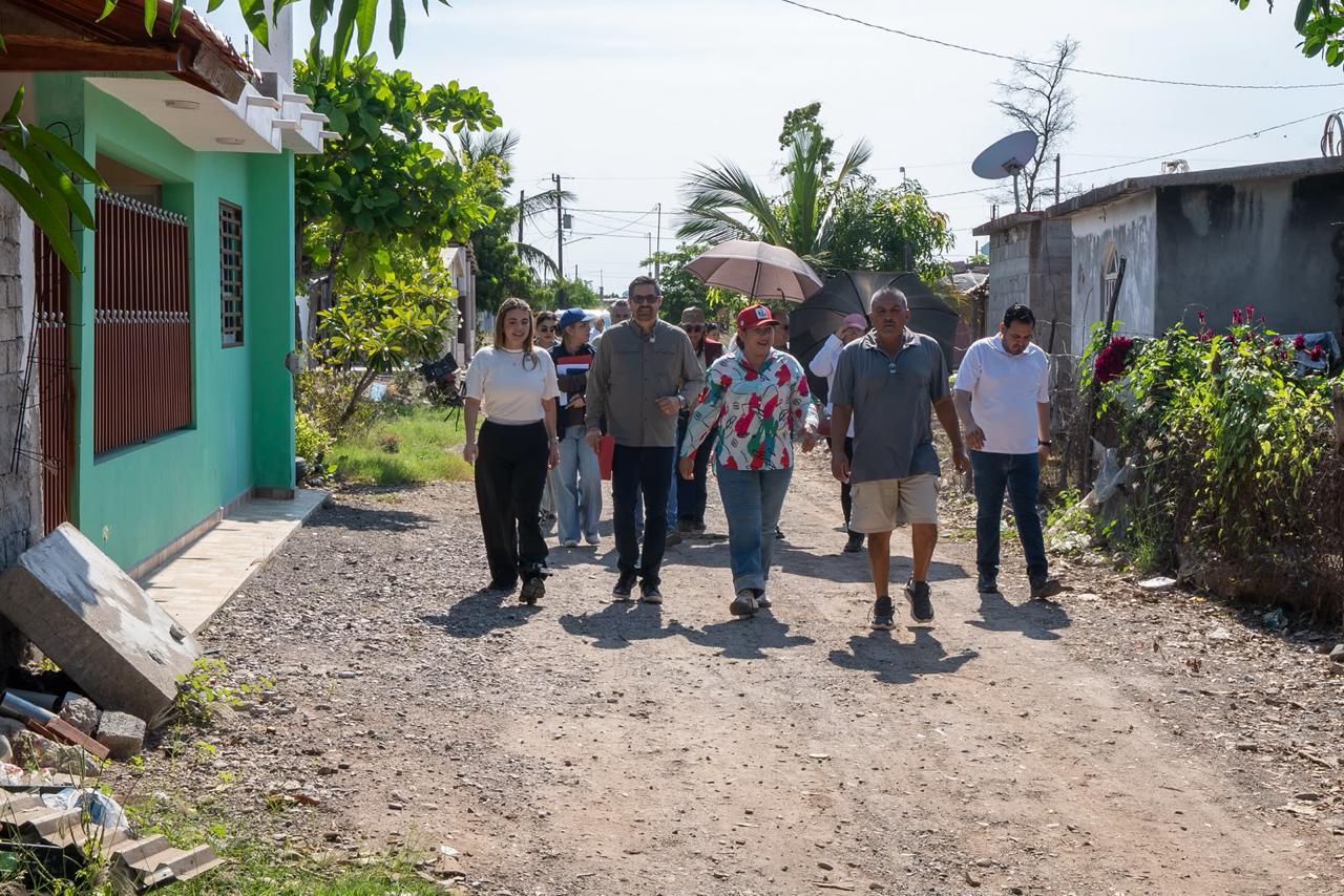 Familias de Cospita, Culiacán reciben ayuda tras el mar de fondo
