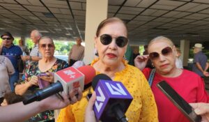 Jubilados de la UAS realizan tercera concentración en Palacio de Gobierno por descuentos a sus pensiones