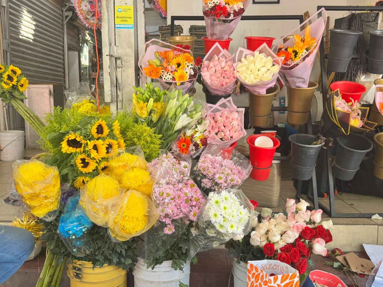 Floristas estan listos para el Día de Muertos en Culiaçán