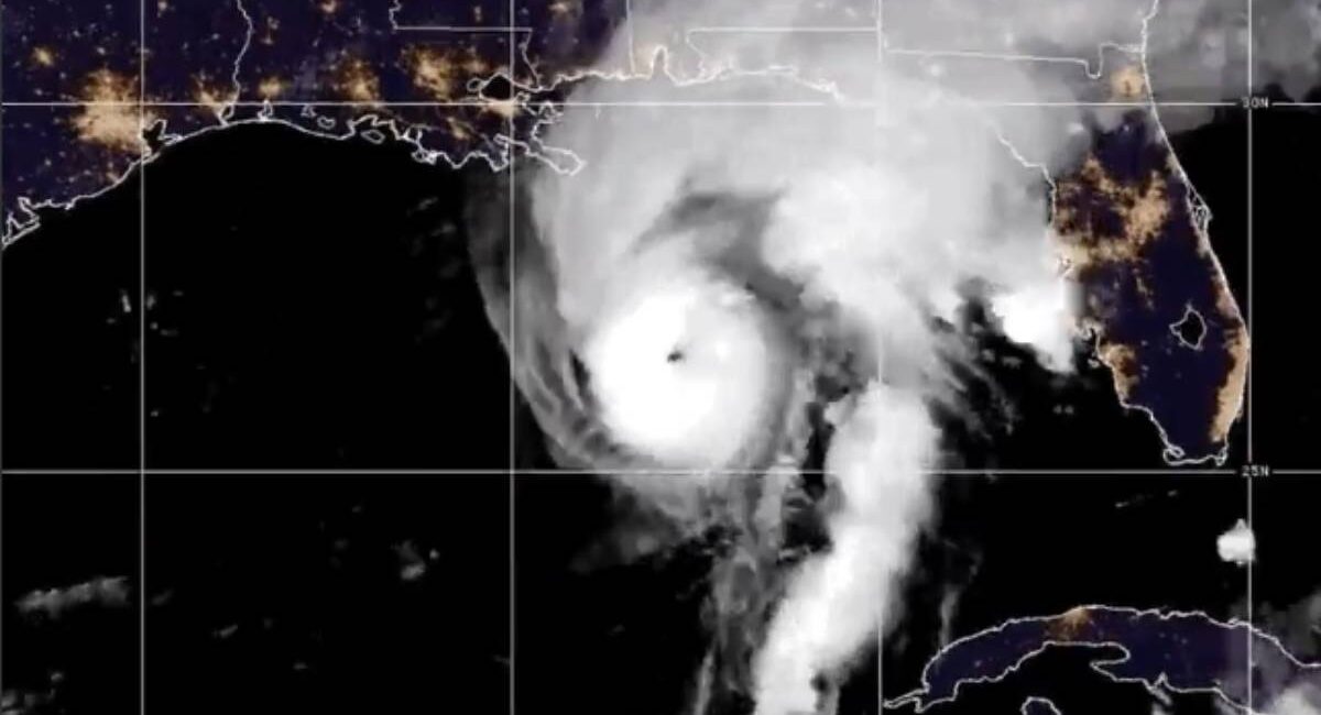 Huracán Isaías alcanza categoría 3; Florida, Alabama y Georgia declaran emergencia en EU