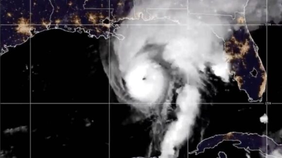 Huracán Isaías alcanza categoría 3; Florida, Alabama y Georgia declaran emergencia en EU