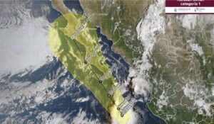 Huracán Simón baja a categoría 1 y permanece semiestacionado frente a Jalisco
