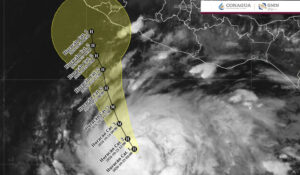 Se intensifica Vance a huracán categoría 1; prevén lluvias fuertes en el Pacífico