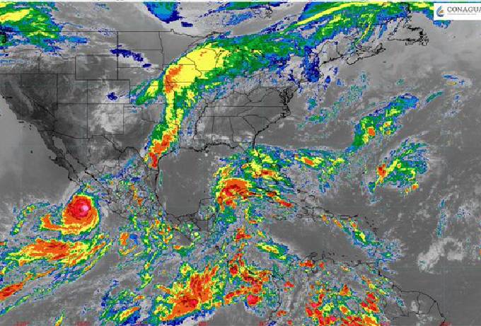 Huracán ‘Rachel’ se intensifica a categoría 3 al sur de Baja California Sur