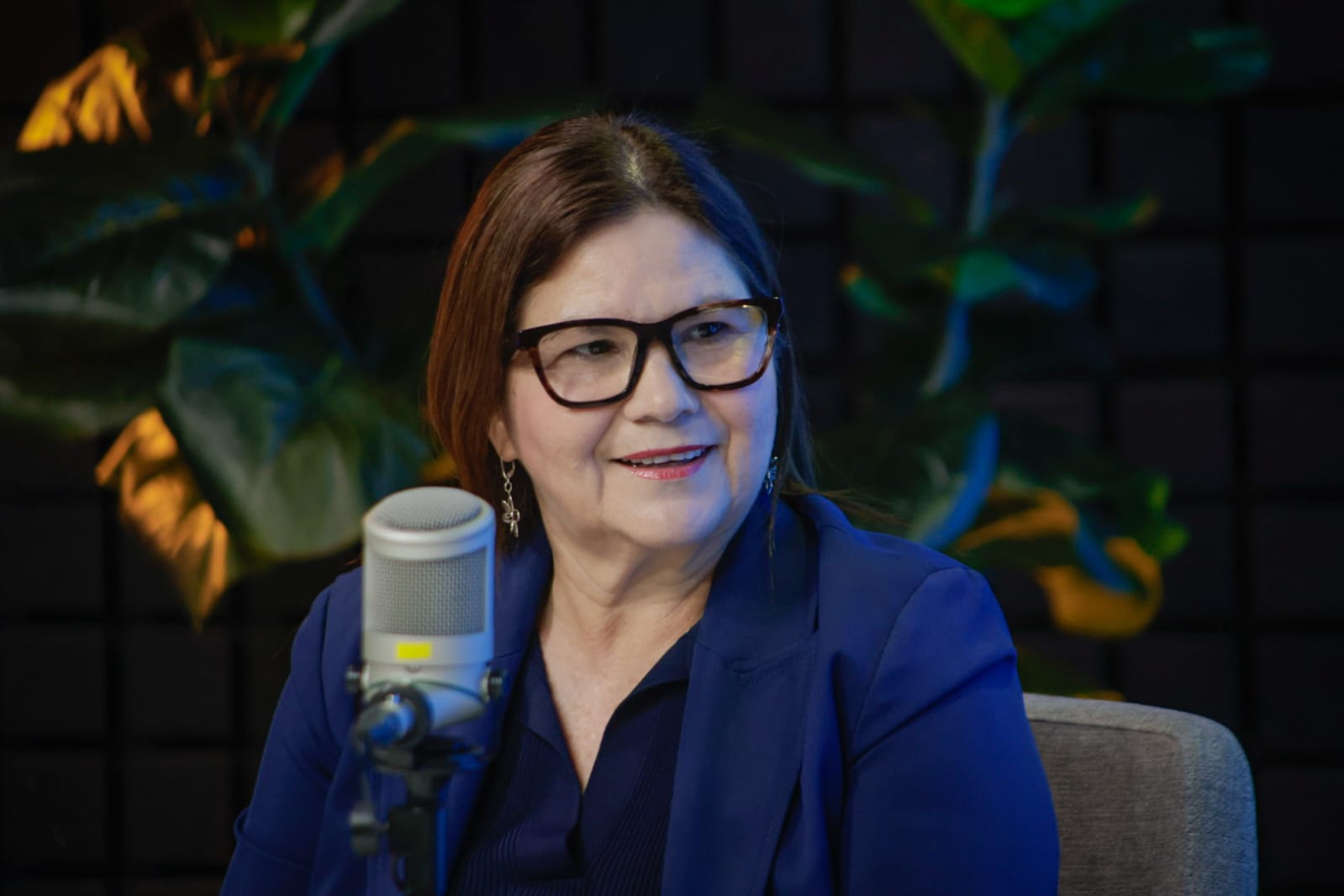 Imelda Castro en entrevista en Los Noticieristas
