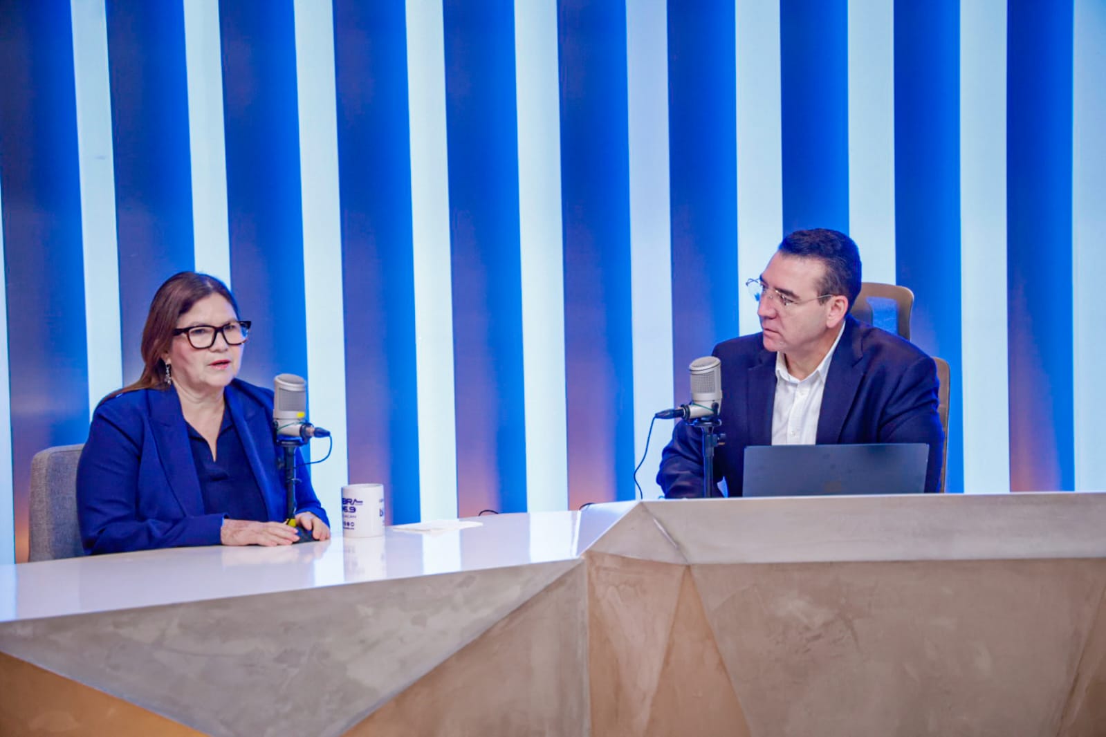 Imelda Castro en entrevista en Los Noticieristas