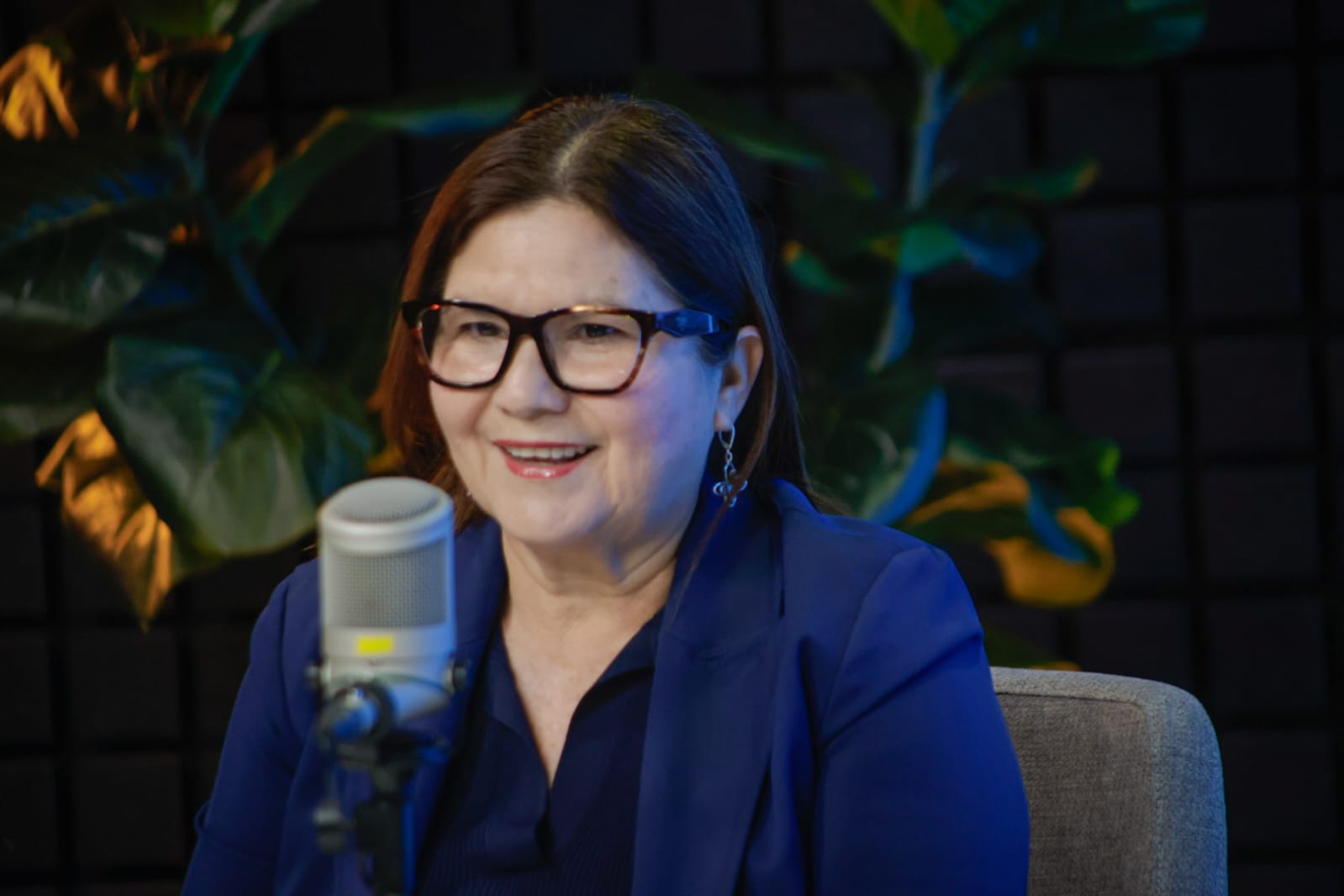 Imelda Castro en entrevista en Los Noticieristas