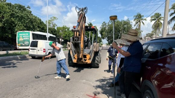 ¿Qué provocó el socavón en la Emilio Barragán de Mazatlán, Sinaloa? Jumapam inspecciona antiguo drenaje