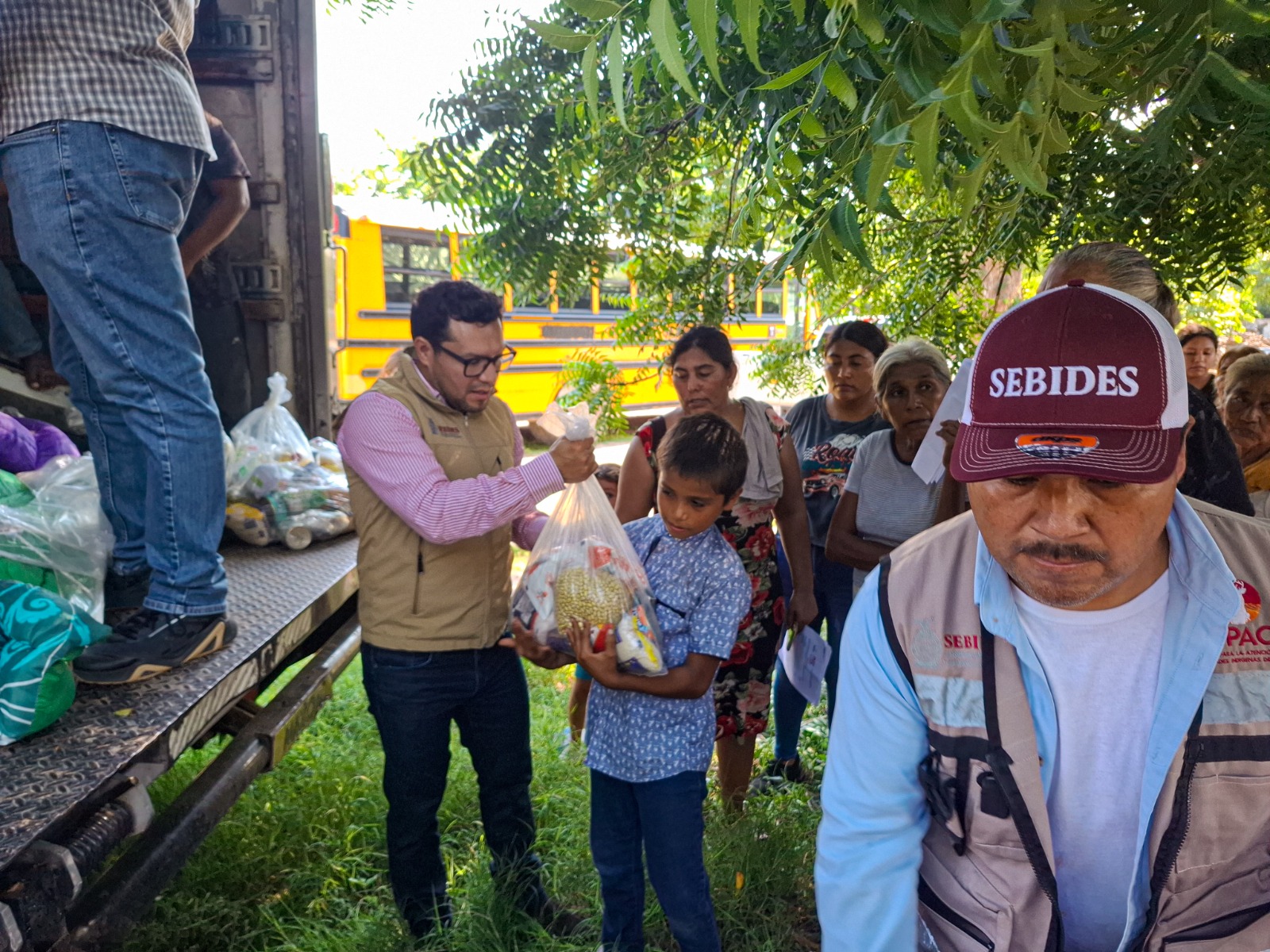 Llevan despensas y colchonetas a más de 200 familias indígenas de Escuinapa y Mazatlán, Sinaloa