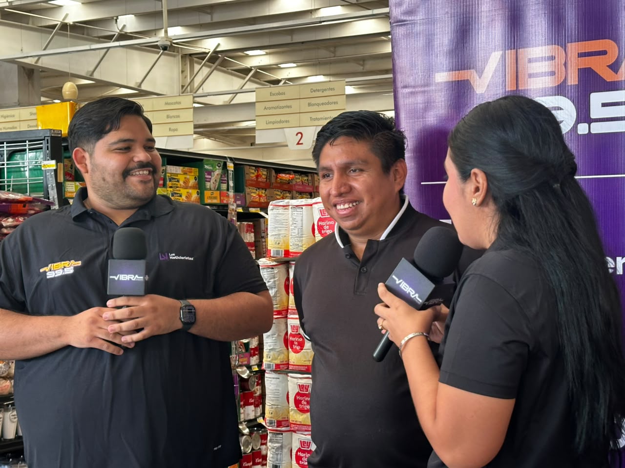 Luis se lleva un minisplit gracias a la promoción de Casa Ley y Vibra Radio en Mazatlán, Sinaloa