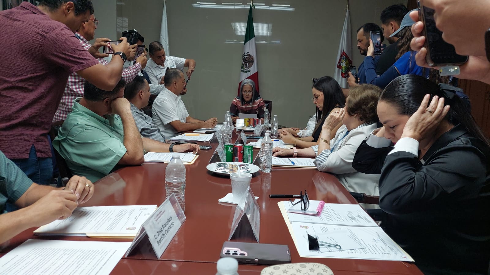 Lupita López entrega informe ante Cabildo