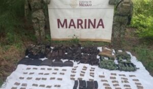 Marina asegura casi mil cartuchos y equipo táctico en Isla del Bosque, Escuinapa, Sinaloa