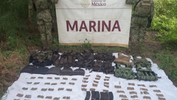 Marina asegura casi mil cartuchos y equipo táctico en Isla del Bosque, Escuinapa, Sinaloa