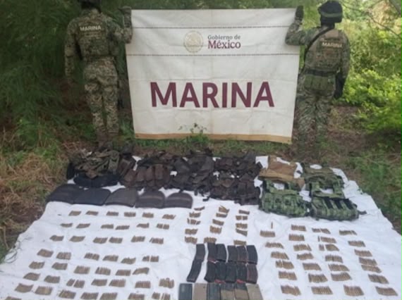 Marina asegura casi mil cartuchos y equipo táctico en Isla del Bosque, Escuinapa, Sinaloa