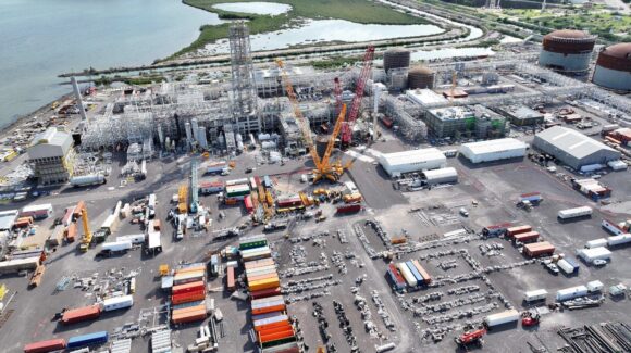 Del amoniaco a los fertilizantes: la cadena industrial que sostiene al campo