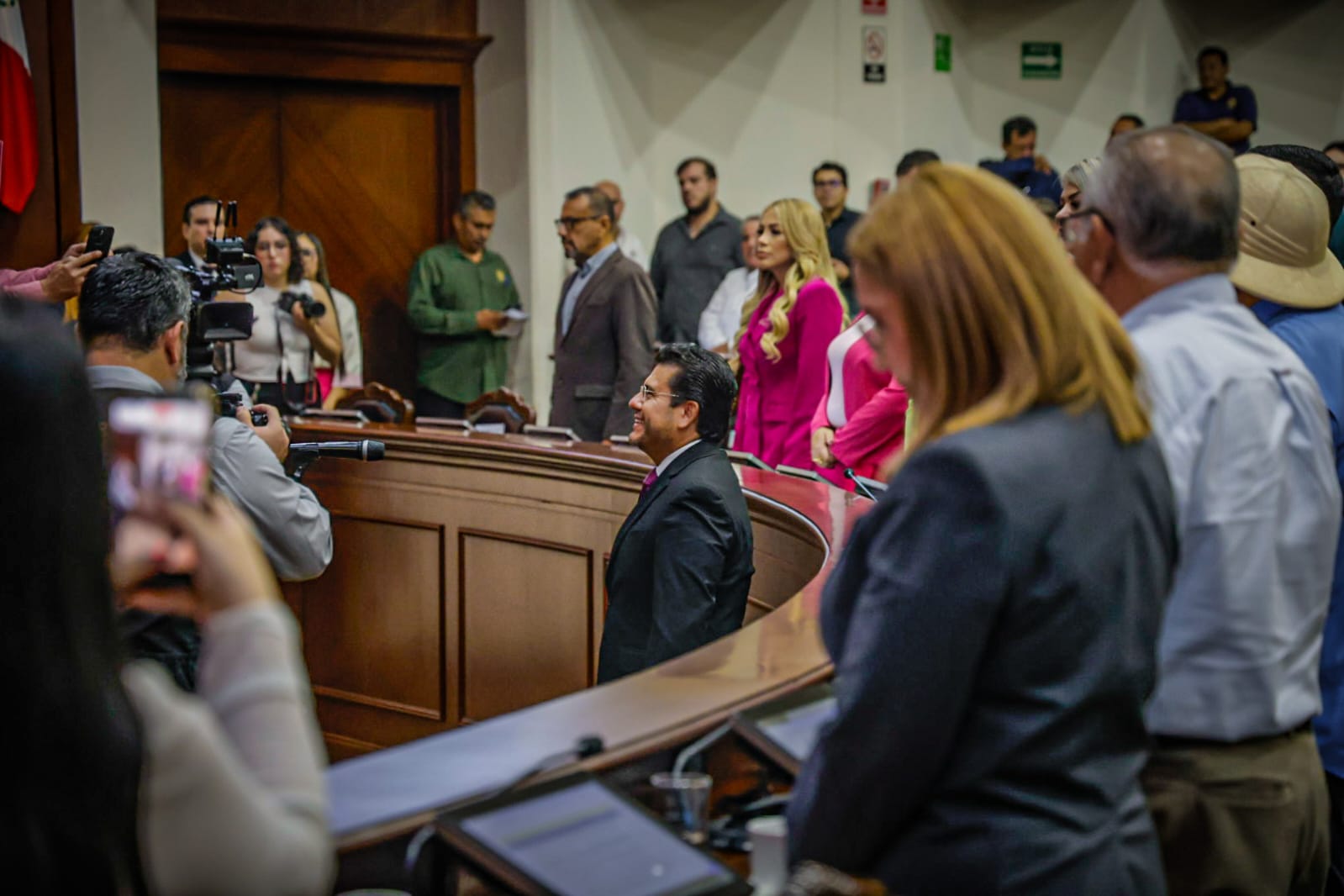 Rinde protesta Vicente Fernández Escobar ante Congreso del Estado, tras aprobación de licencia definitiva a Pedro Lobo