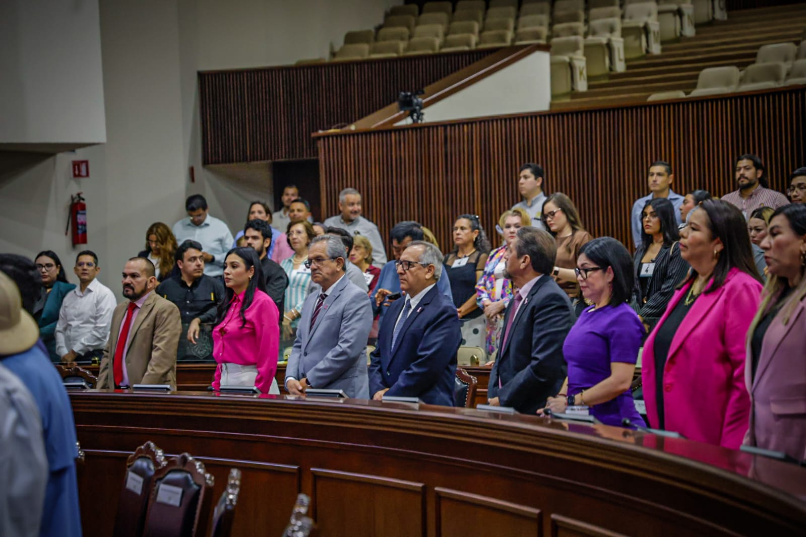 Rinde protesta Vicente Fernández Escobar ante Congreso del Estado, tras aprobación de licencia definitiva a Pedro Lobo