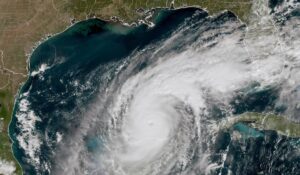 Se forma la Depresión Tropical 9 en el Golfo de México; podría convertirse en el huracán ‘Isaías’