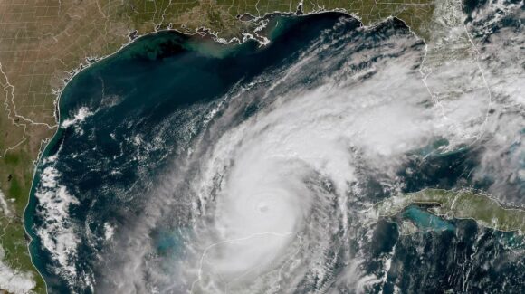 Se forma la Depresión Tropical 9 en el Golfo de México; podría convertirse en el huracán ‘Isaías’