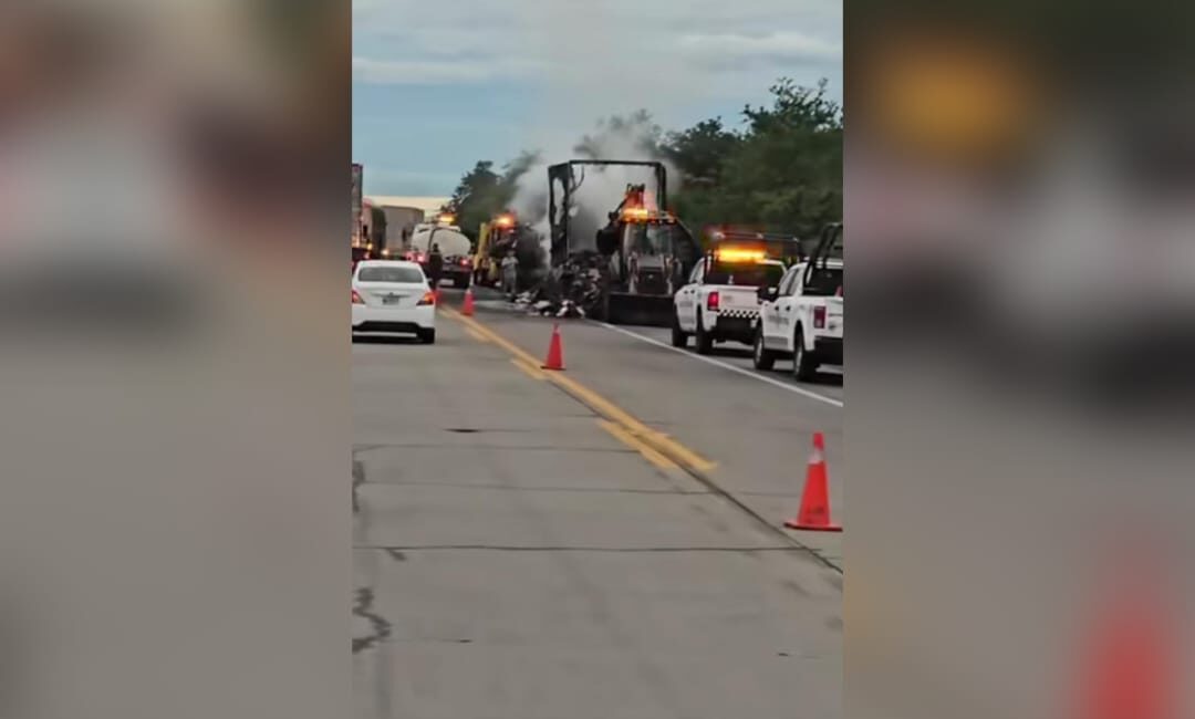 Tráiler y su mercancía quedan reducidos a cenizas tras incendio en carretera Villa Unión-El Rosario