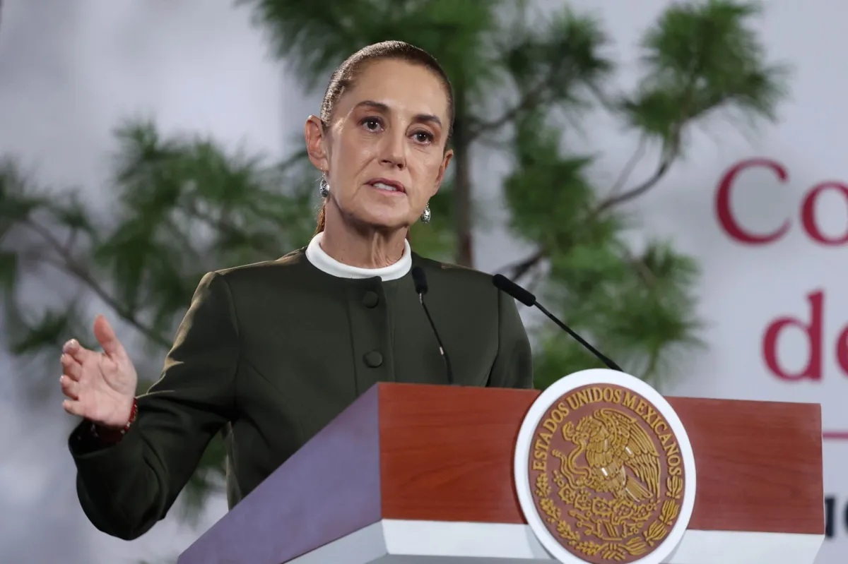 Sheinbaum exige a Zoé Robledo presentar plan para satisfacer demandas del IMSS