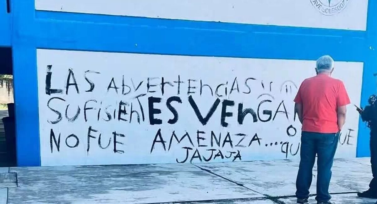 ¡Alerta en Veracruz! Hallan mensaje amenazante y objetos quemados en secundaria; suspenden clases