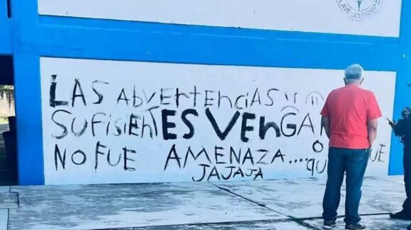 ¡Alerta en Veracruz! Hallan mensaje amenazante y objetos quemados en secundaria; suspenden clases