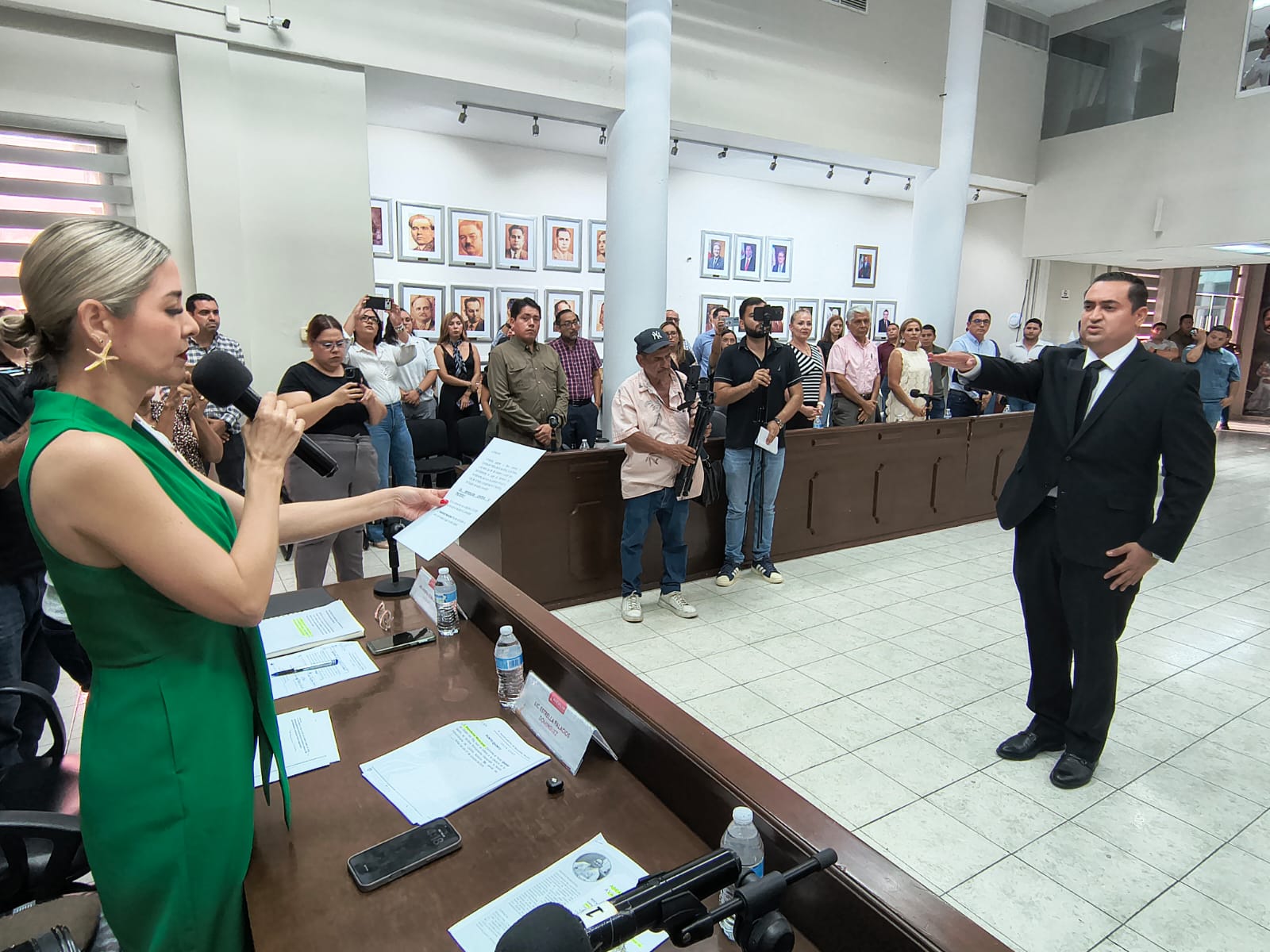 Abraham Alfonso Ávalos Osuna toma protesta como secretario del Ayuntamiento de Mazatlán