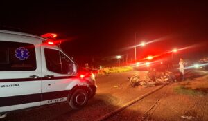 Choque entre motocicletas deja dos jóvenes lesionados en Los Suárez, Ahome, Sinaloa