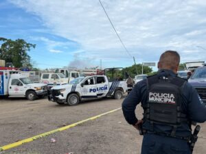 Agreden a balazos a Policías Municipales de Mazatlán en la carretera que conduce al Aeropuerto