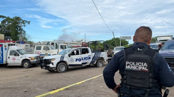 Agreden a balazos a Policías Municipales de Mazatlán en la carretera que conduce al Aeropuerto; SSPE Sinaloa confirma el ataque