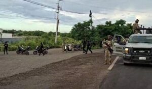 Agreden a balazos a Policías Municipales de Mazatlán en la carretera que conduce al Aeropuerto; SSPE Sinaloa confirma el ataque