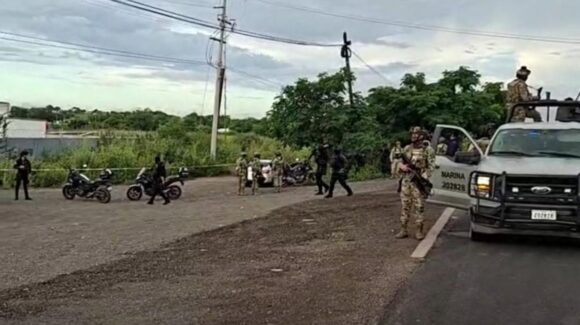 Agreden a balazos a Policías Municipales de Mazatlán en la carretera que conduce al Aeropuerto; SSPE Sinaloa confirma el ataque